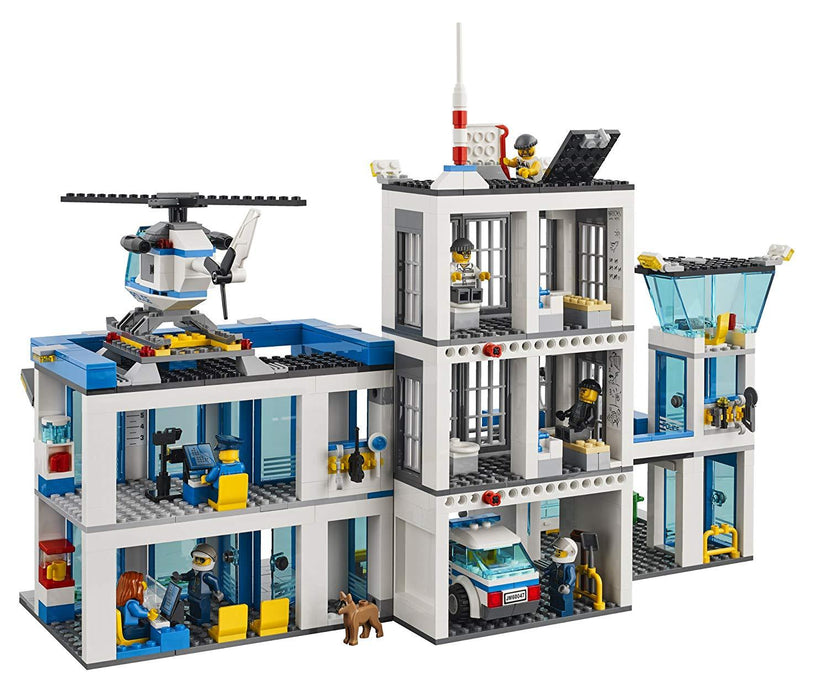 krigerisk Tilskynde værdi LEGO City: Police Station - 854 Piece Building Set [LEGO, #60047, Ages —  MyShopville