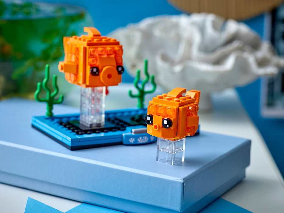LEGO BrickHeadz: Pets - Goldfish - 186 Piece Building Kit [LEGO, #40442]