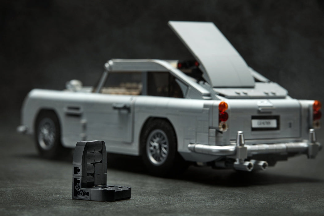LEGO Creator Expert: James Bond Aston Martin DB5 - 1295 Piece Building Kit [LEGO, #10262]