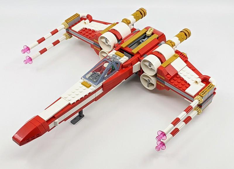 LEGO Star Wars: Christmas X-Wing - 20th Anniversary Edition - 1038 Piece Building Kit [LEGO, #4002019]