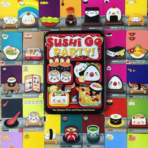 Sushi Go Party! - The Deluxe Pick and Pass Card Game [Card Game, 2-8 Players]