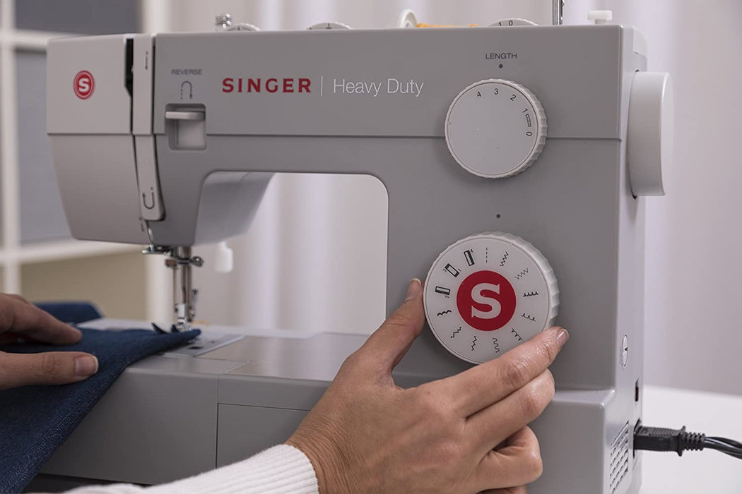 Singer Heavy Duty 4411 Sewing Machine [Electronics]
